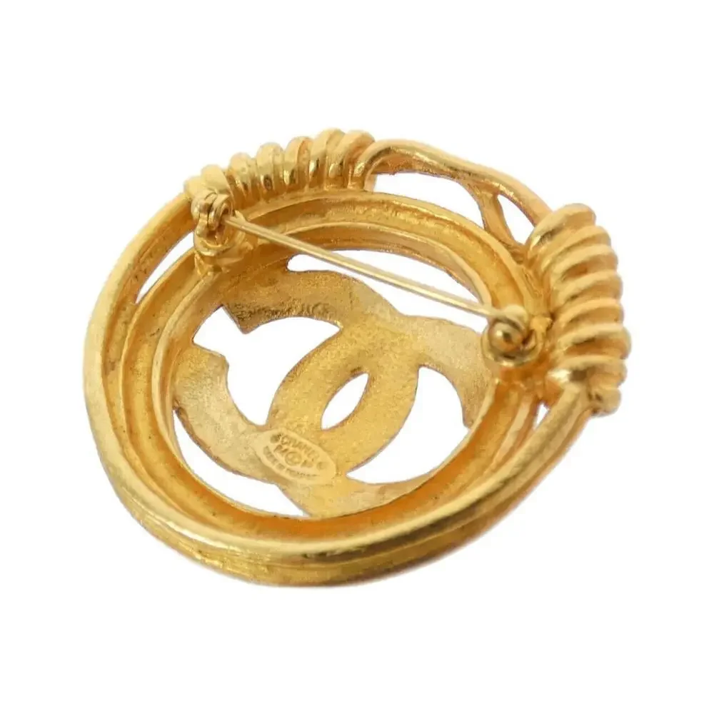 CHANEL Gold Brooch - Picture 2 of 4